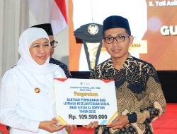 Gubernur Khofifah Salurkan Bantuan Rp 5,935 M di Kabupaten Madiun