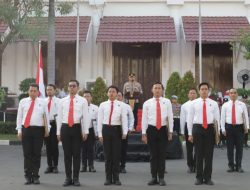 Kapolrestabes Surabaya Memberikan Penghargaan Tim Ungkap Curanmor yang Tewaskan Gadis Remaja