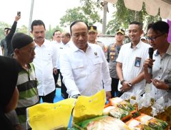 Polri Distribusikan 6 Ton Beras Menggelar Gerakan Pasar Murah di Madiun, Sinergi dengan Bulog Tekan Inflasi