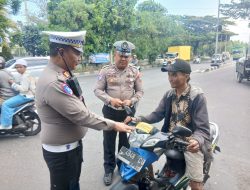 Tingkatkan Kesadaran, Satlantas Polres Pelabuhan Tanjung Perak Gencarkan Sosialisasi Tertib Lalu Lintas di Akses Suramadu