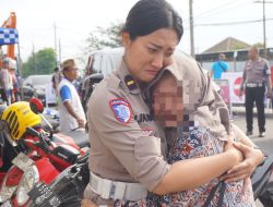 Polwan Polresta Sidoarjo Beri Pendampingan Keluarga Korban di Ponpes Al Khoziny