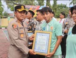 Kapolres Probolinggo Beri Penghargaan Dua Atlet Arung Jeram yang Melawan Begal