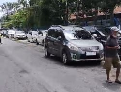 Parkir Liar Lokasi yang Memanfaatkan di Atas Bangunan Gorong-gorong di Jalan Parang Kusumo Bertarif 300 Ribu/Bulan